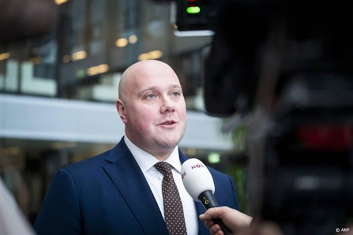 Aartsen: meer geld voor spoor verstandig, is aan volgende kabinet