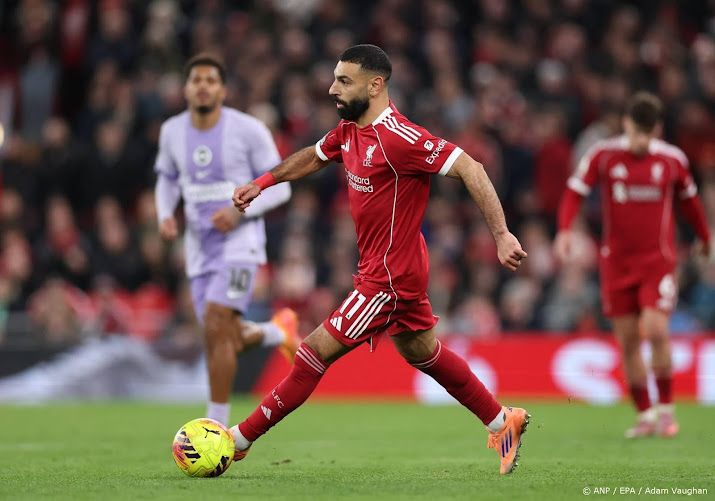 Liverpool wint met invaller Salah van Brighton