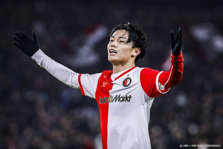 Feyenoord begint met Ueda, Watanabe en Nieuwkoop tegen Ajax 