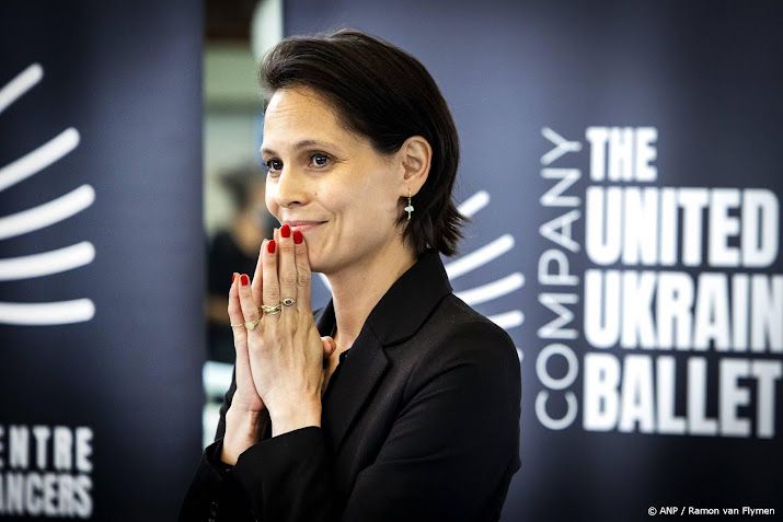 Igone de Jongh zegt voorstelling af: met griep in bed