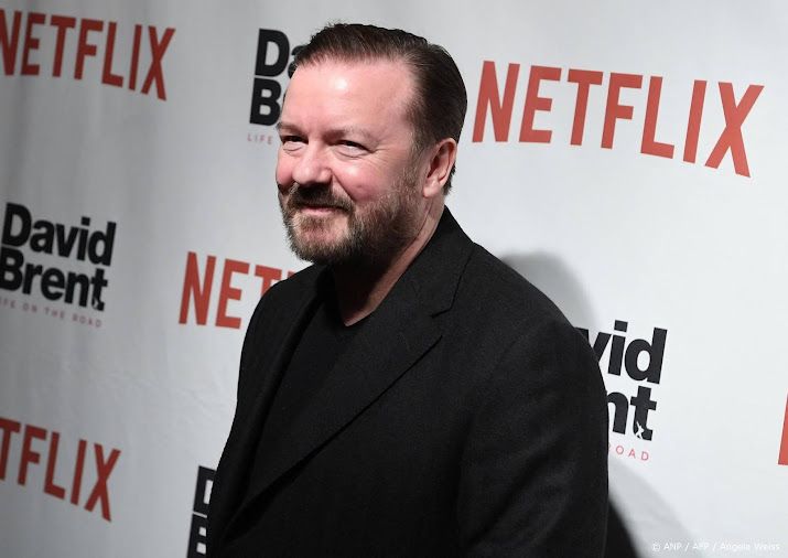 Ricky Gervais onthult standbeeld voor hond uit After Life
