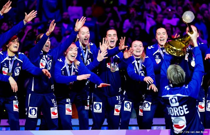 Harald feliciteert Noorse handbalsters met vijfde wereldtitel