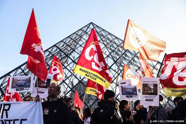 Louvre blijft langer dicht, staking medewerkers gaat door