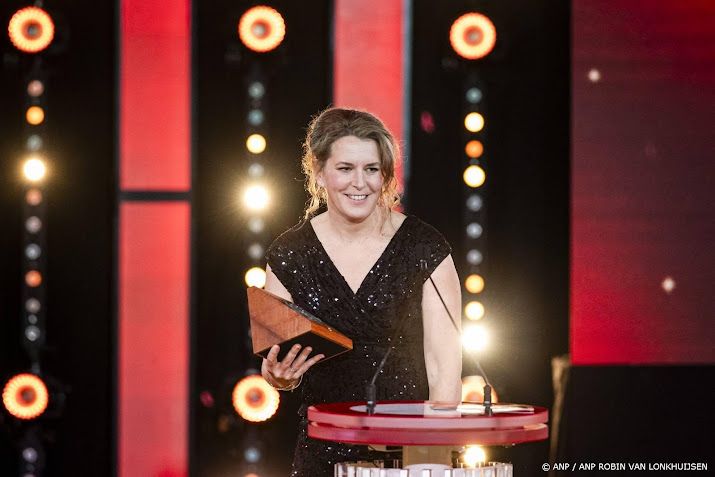 Schaatsster Wüst geëerd met Carrièreprijs op Sportgala