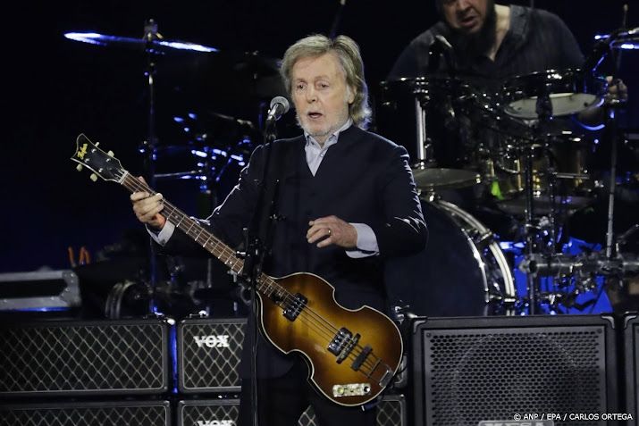 Paul McCartney eert failliet Duits gitaarmerk Höfner