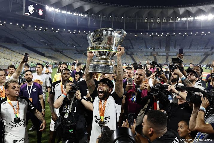 Depay helpt Corinthians met treffer aan winst Braziliaanse beker