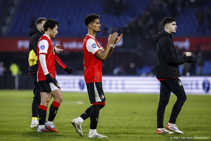 Slory verlengt bij Feyenoord en maakt seizoen af bij Eagles  