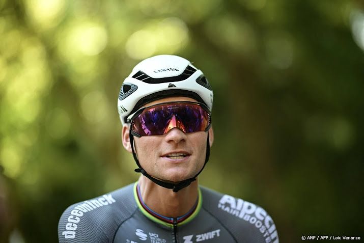 Shirt Van der Poel levert ruim 4000 euro op voor Serious Request