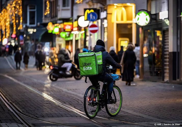 Arbeidsinspectie wil Uber Eats tijdelijk stilleggen in Amsterdam