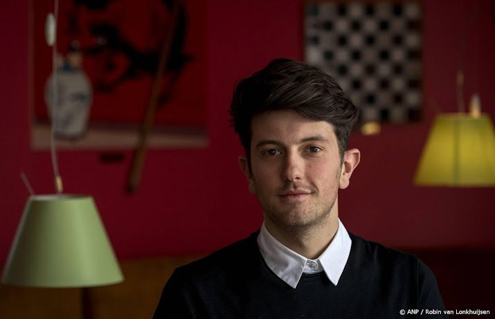 Dook van Dijck viert de kerst met zijn moeders in de bios