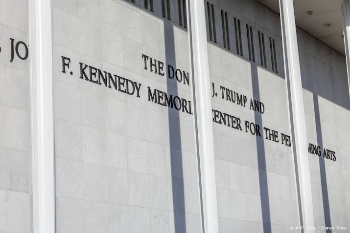 Oud-schrijver van South Park koopt links van Trump Kennedy Center