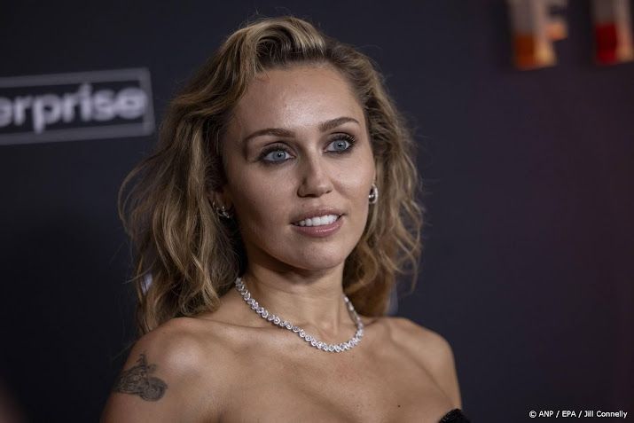 Miley Cyrus benaderde James Cameron voor Avatar-soundtrack  