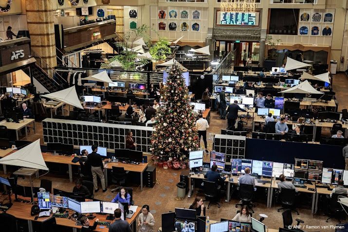 AEX-index begint licht hoger aan laatste week 2025