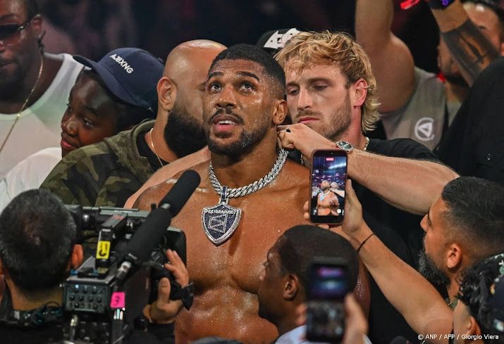 Bokser Anthony Joshua lichtgewond bij fataal auto-ongeluk
