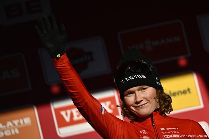 Veldrijdster Pieterse boekt bij afwezigheid Brand eerste zege 