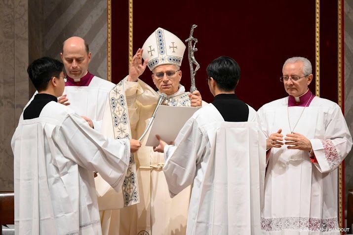 Paus Leo bidt voor slachtoffers Zwitserse nieuwjaarsbrand