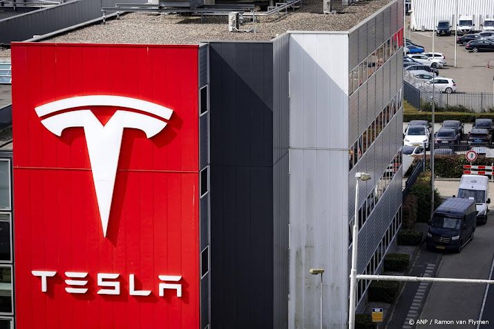 Tesla verkocht in 2025 minder auto's en is ingehaald door BYD