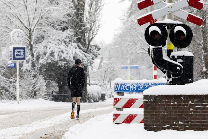 NS roept op ruim voor avondspits te reizen wegens nieuwe buien
