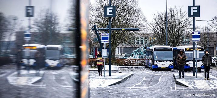 In meerdere regio's hele dag geen bussen door gladheid