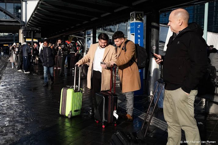 KLM vraagt duizenden gestrande reizigers zelf hotel te boeken