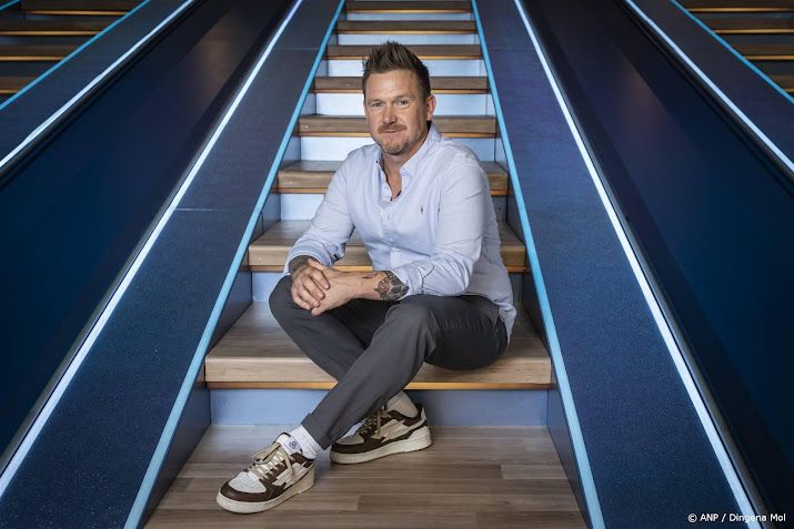 Nieuw amusementsprogramma voor Johnny de Mol