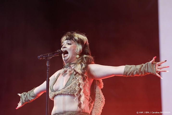 Lola Young keert in maart terug op het podium