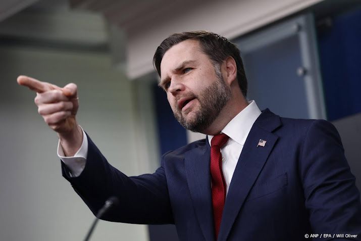 Vance suggereert trauma bij ICE-agent die vrouw doodschoot