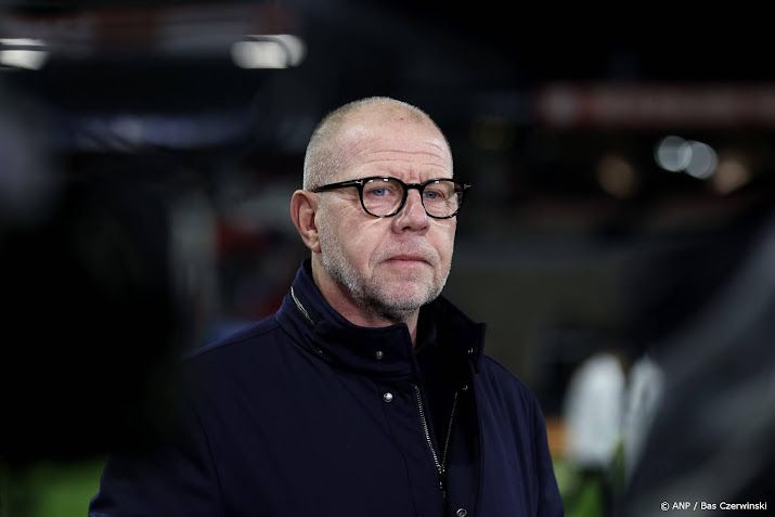 Ajax hervat seizoen zonder geblesseerden Weghorst en Berghuis