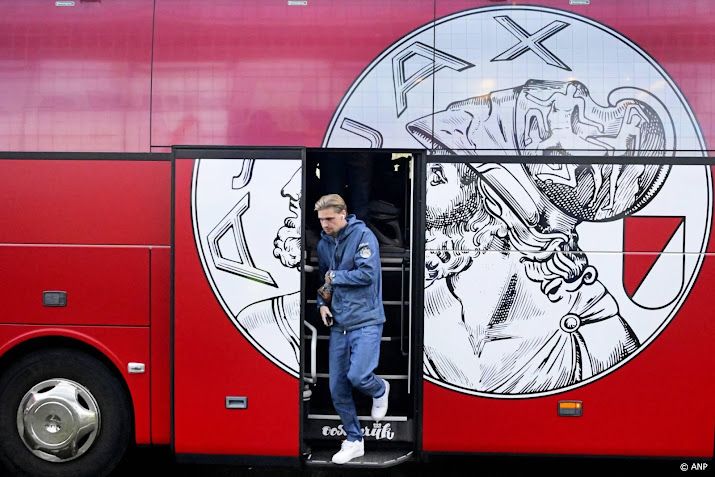 Jade Anna 'in tranen' na transfer van vriend Kenneth Taylor