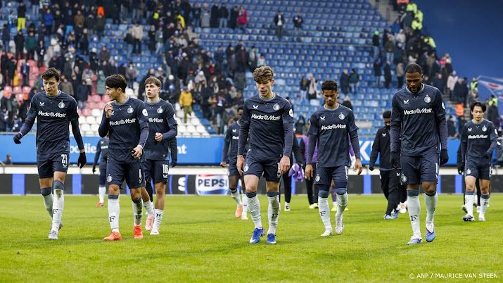 Feyenoord blijft ook na de winterstop punten verspelen