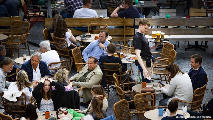 Meer horecapersoneel dan ooit, maar zorgen om gebrek aan jongeren