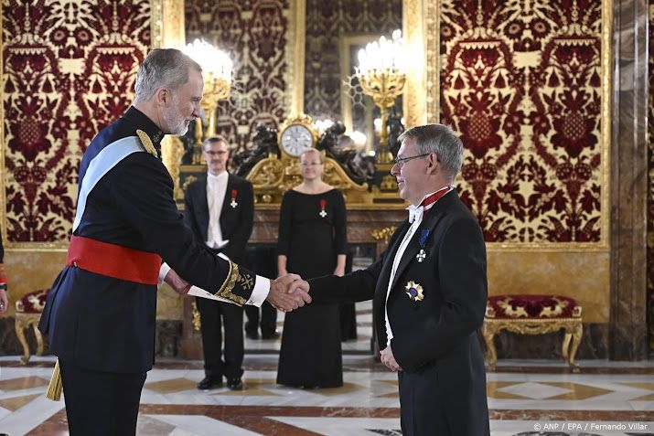 Koning Felipe ontvangt nieuwe ambassadeurs in Madrid 