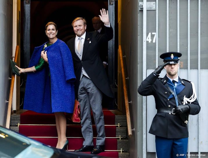 Koningspaar weer in Amsterdam voor tweede dag nieuwjaarsrecepties