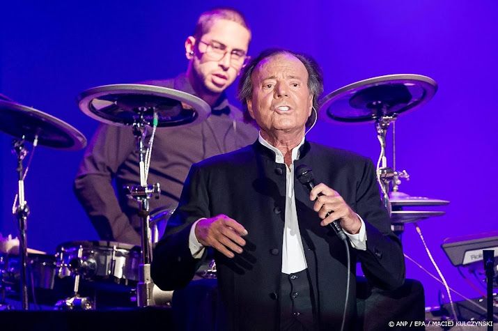 Vrouwen beschuldigen Julio Iglesias van misbruik en verkrachting