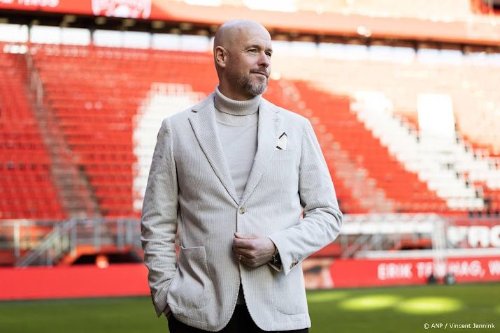Ten Hag gaat eerst observeren voordat hij over trainer beslist