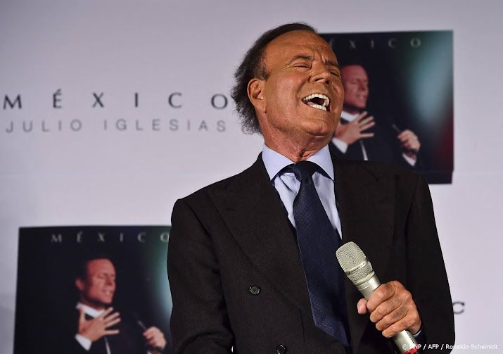Spanje overweegt onderscheiding Julio Iglesias af te nemen