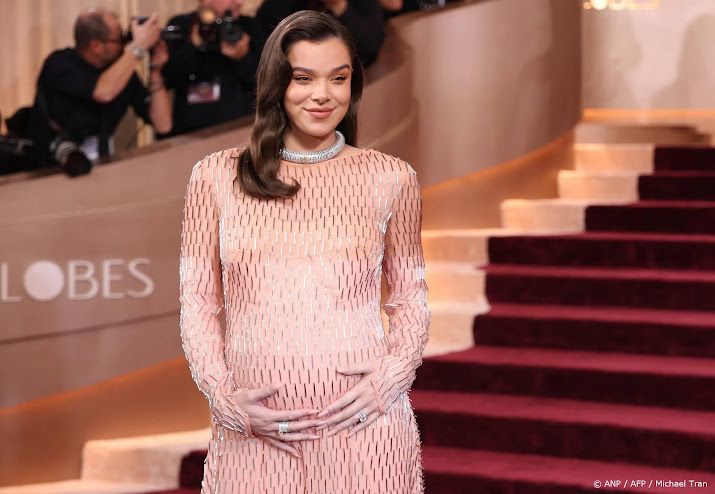 Hailee Steinfeld onder de indruk van compliment Adam Sandler 