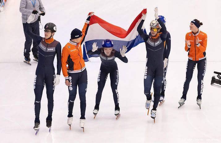 Nederlandse shorttrackers pakken op EK goud op gemengde aflossing