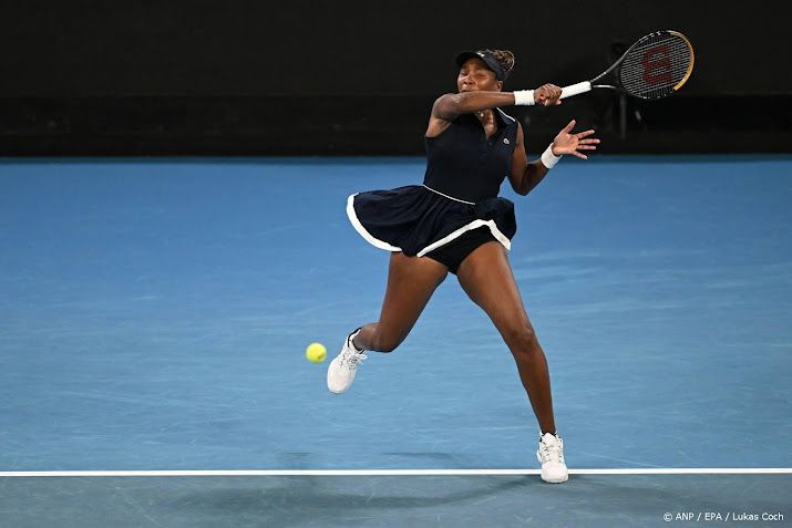 Venus Williams (45) als oudste deelnemer snel klaar in Melbourne