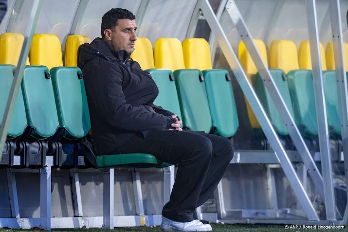 Echteld vervangt vertrokken hoofdtrainer Martens bij AZ 
