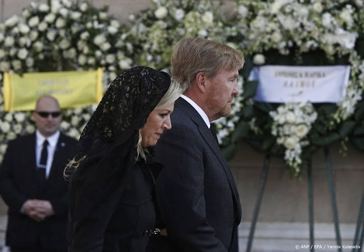 Koningspaar stuurt krans voor prinses Irene van Griekenland