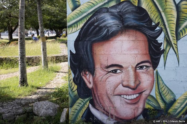 Julio Iglesias wil dat zaak van ex-medewerkers wordt geseponeerd