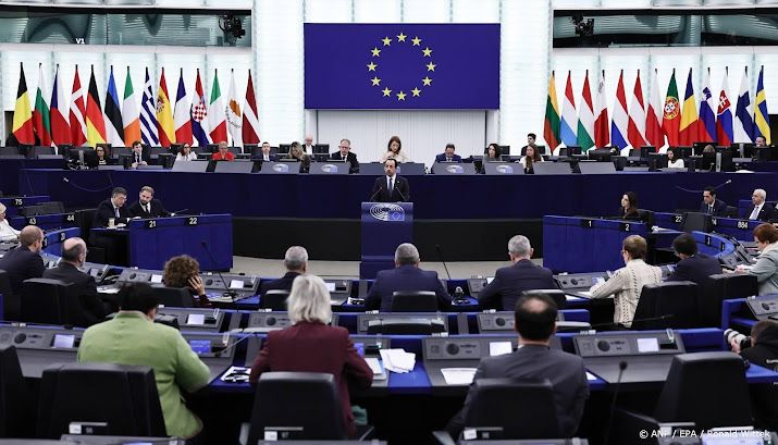 Meerderheid EU-parlement wil voorlopig niet stemmen over VS-deal