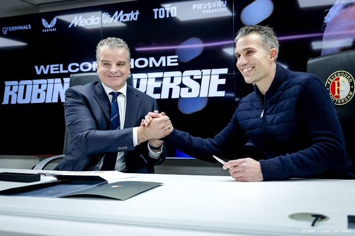 Directeur Te Kloese houdt vertrouwen in ommekeer met Van Persie 