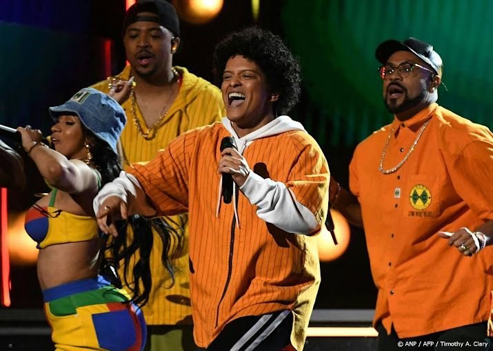 Bruno Mars scoort tiende nummer 1-hit in eigen land