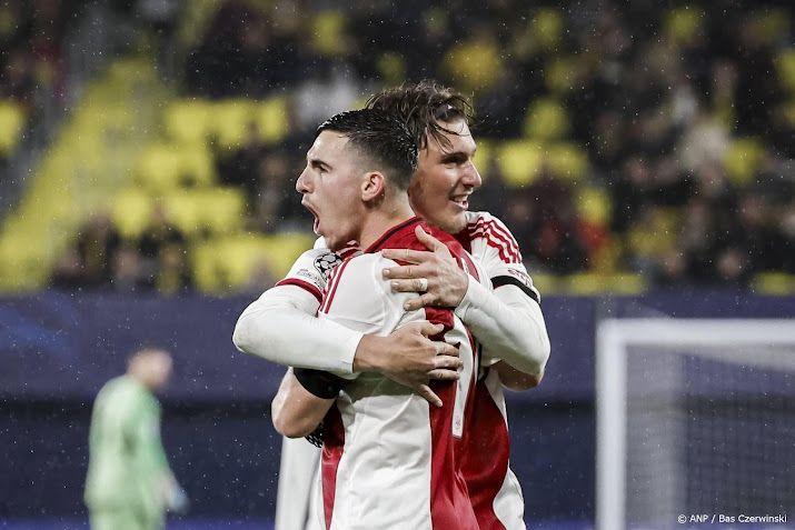Ajax houdt door zege kans op tussenronde in de Champions League