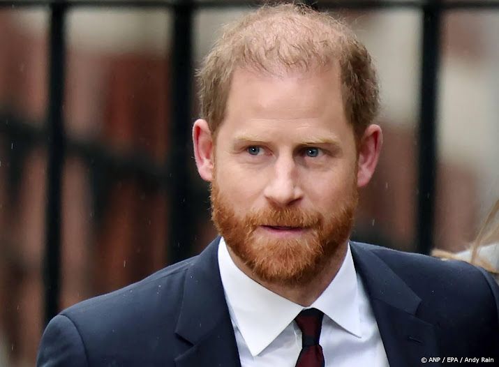 Prins Harry ontkent dat sociale kring loslippig was