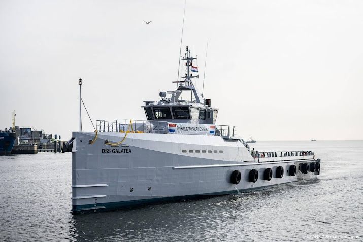 Marine begeleidt twee Russische schepen op Noordzee
