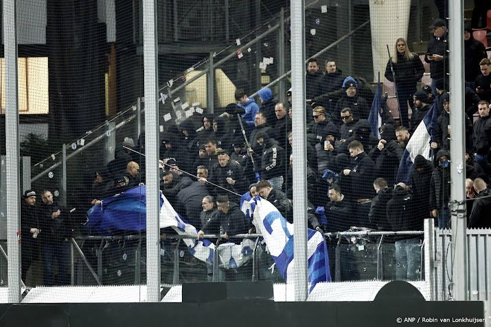 Aftrap van FC Utrecht uitgesteld na problemen met fans KRC Genk 