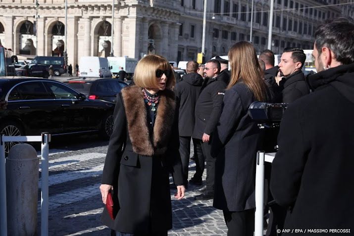 Internationale sterren bij uitvaart Valentino in Rome